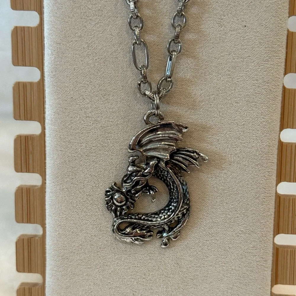 Silver Stainless Steel Dragon Pendant Necklace Gothic Style Unisex - Brand New